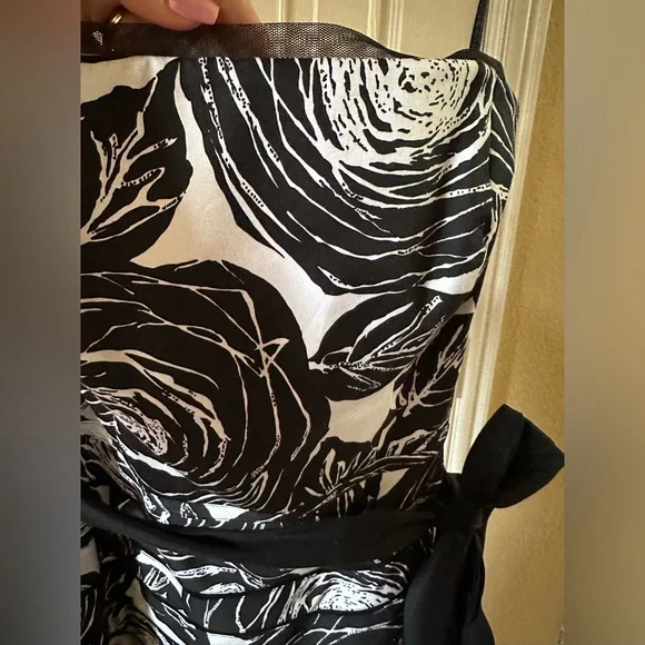 White House Black Market Party Cocktail Strapless dress - Picture 3 of 5